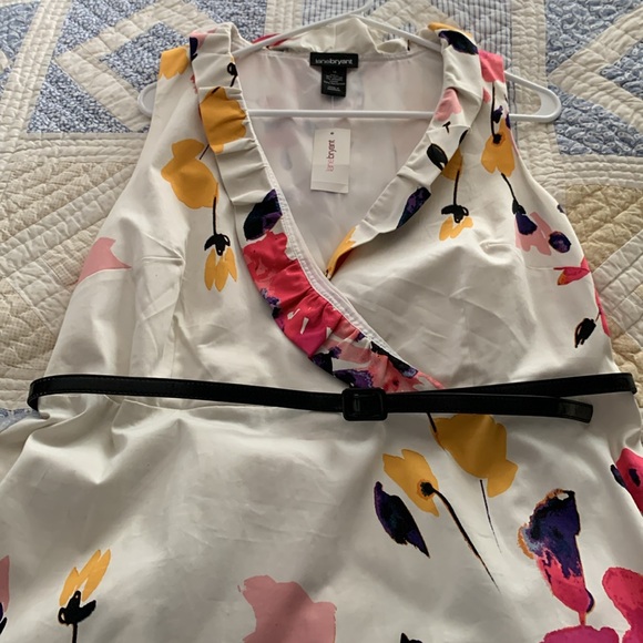 NWT Women’s Lane Bryant Size 18 Flowery Dress with V-Neck & Skinny Belt Included - Picture 3 of 11